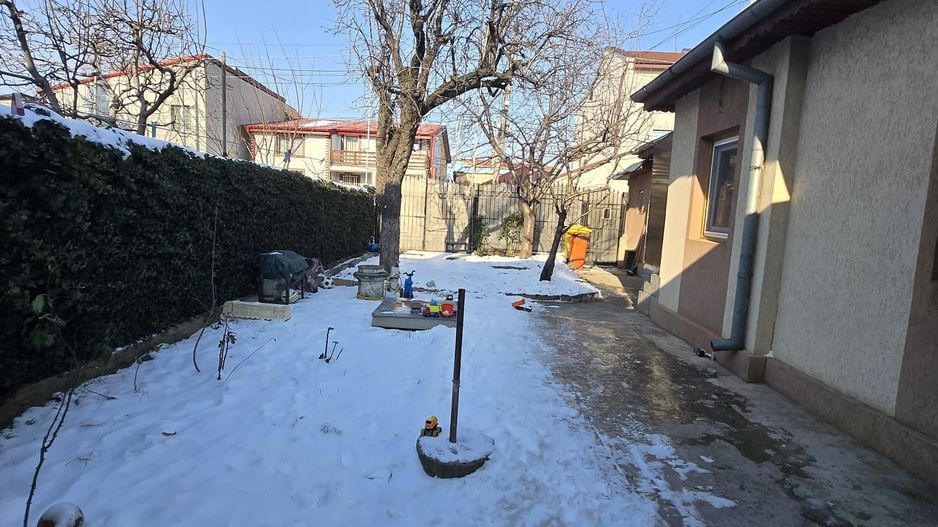 TEREN 300MP cu construcție existenta-Voluntari Str.Sihlea zona case - Poză 3