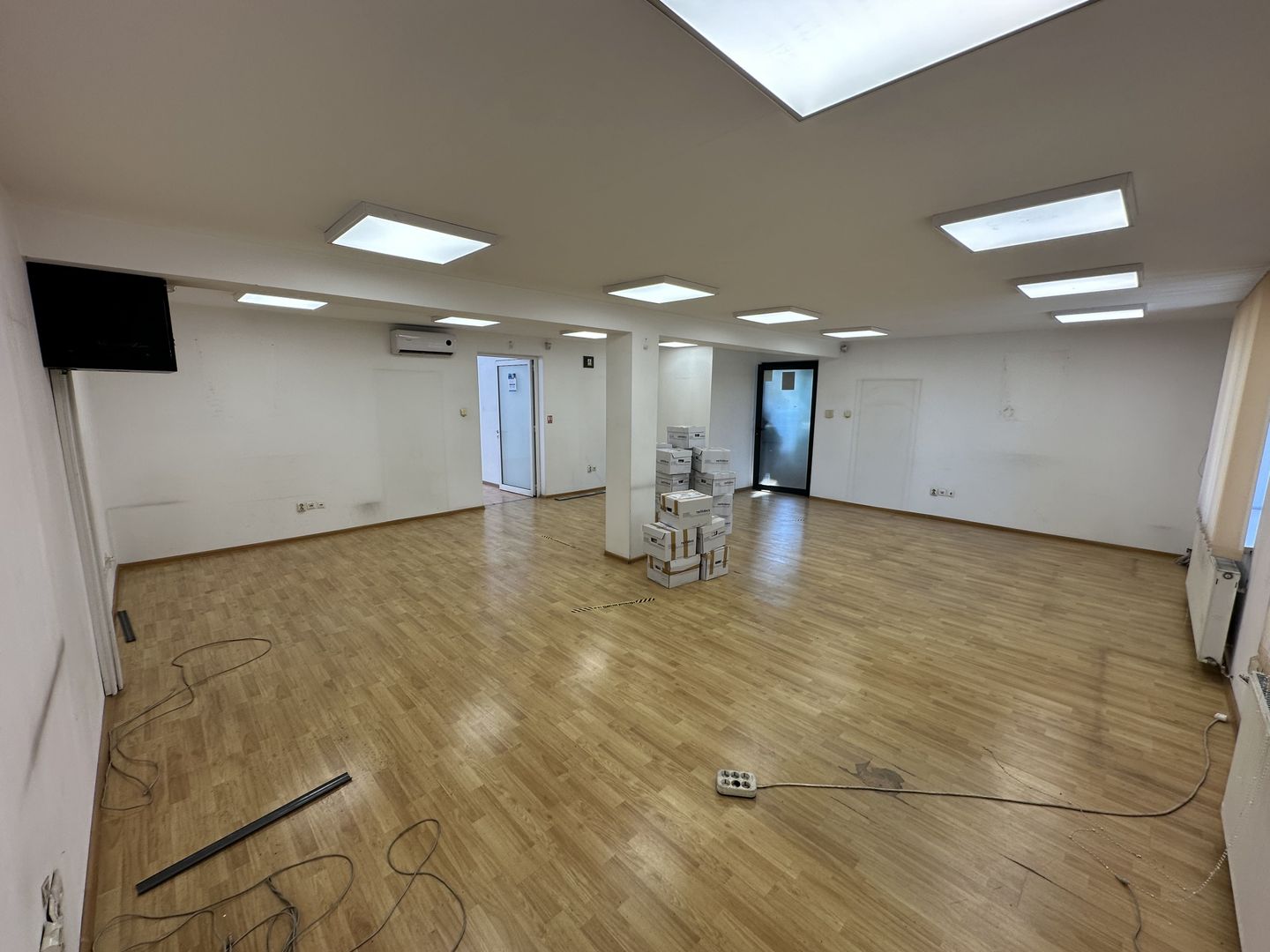 Spatiu de birou -zona strada Cluj/ 4 locuri de parcare - Poză 7