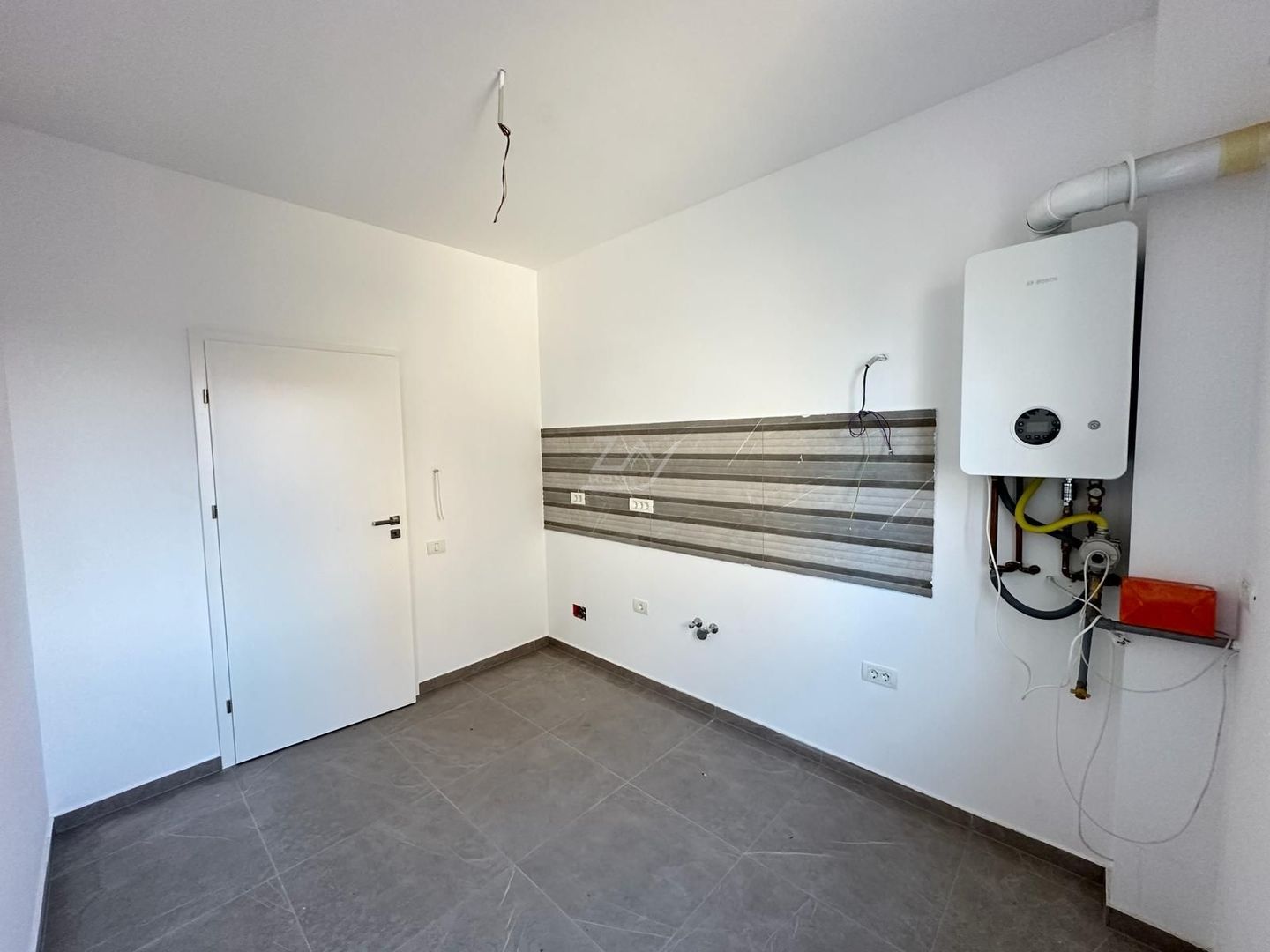 Decomandat. Gradina proprie 62 mp. Bloc finalizat. - Poză 4