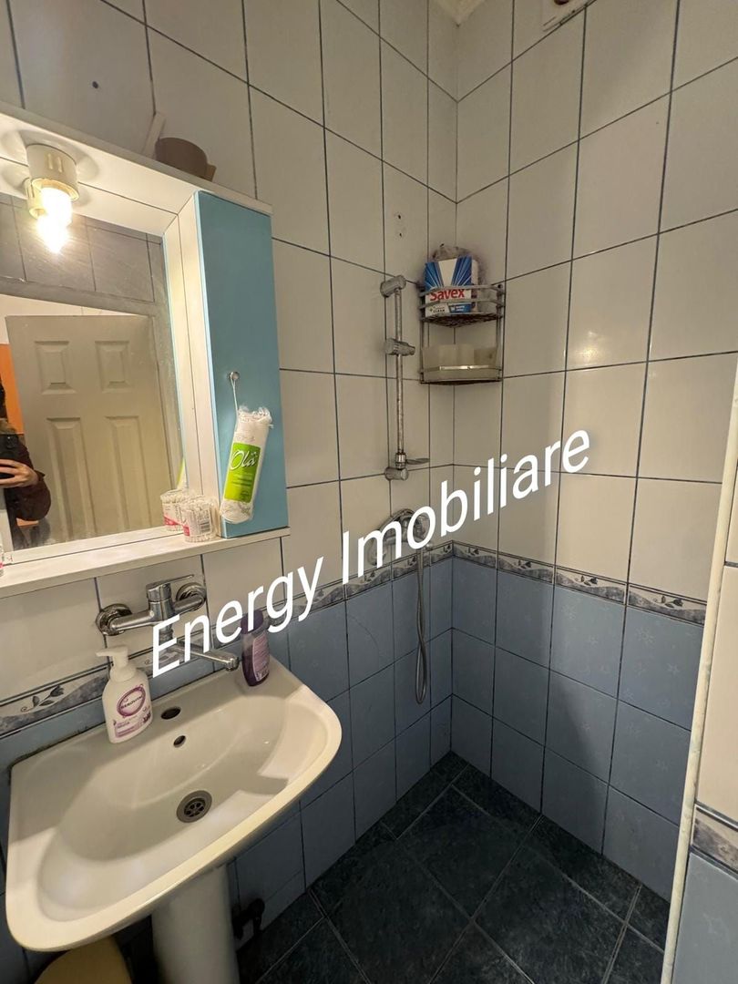 De vânzare o garsonieră recent renovată în zona 7 Noiembrie. - Poză 6