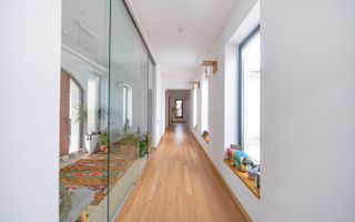 Resedinta spectaculoasa  – Vila exclusivista deschidere directa la lac - Poză 17