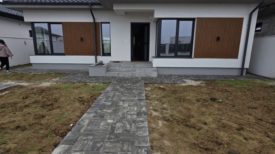 Casa zona Metro - Poză 1