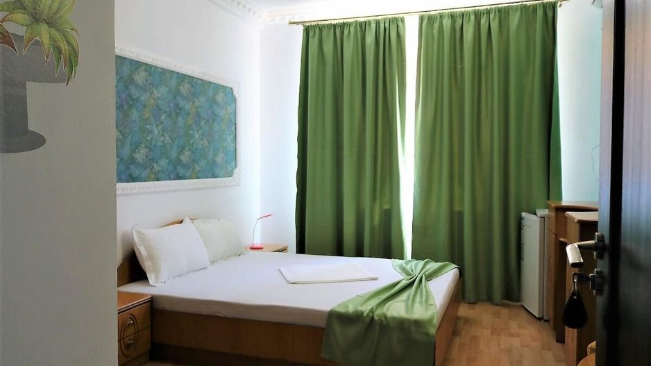 Mamaia Nord - Langa Mare, pensiune la cheie, 11 camere, 9 bai! - Poză 16