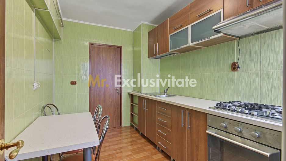 Apartament cu 3 camere decomandat etaj intermediar - Poză 4