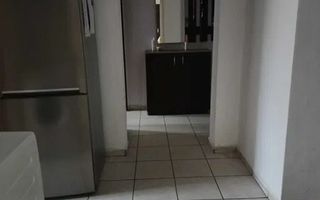 Apartament 3 camere, decomandat , etajul 1/10 - Poză 3