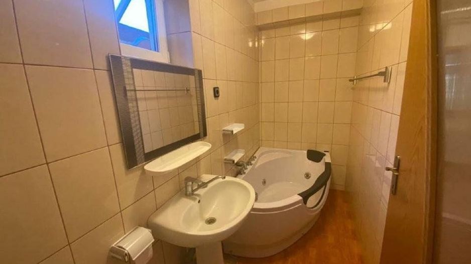 Vila luminoasa Crangasi/ Giulesti,  245 MP construiti, utilitati, 340000 EUR - Poză 5