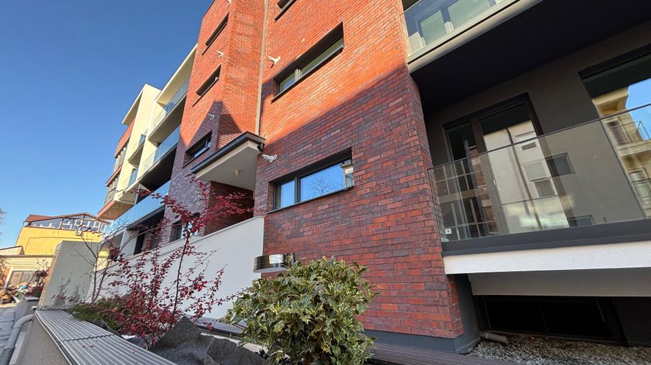 Apartament PREMIUM 3 camere cu GARAJ si boxa - zona Centrala - Poză 24