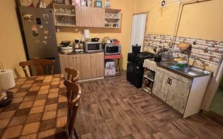 Casă spațioasă pe strada Carpați – zona Ceangăi - Poză 4