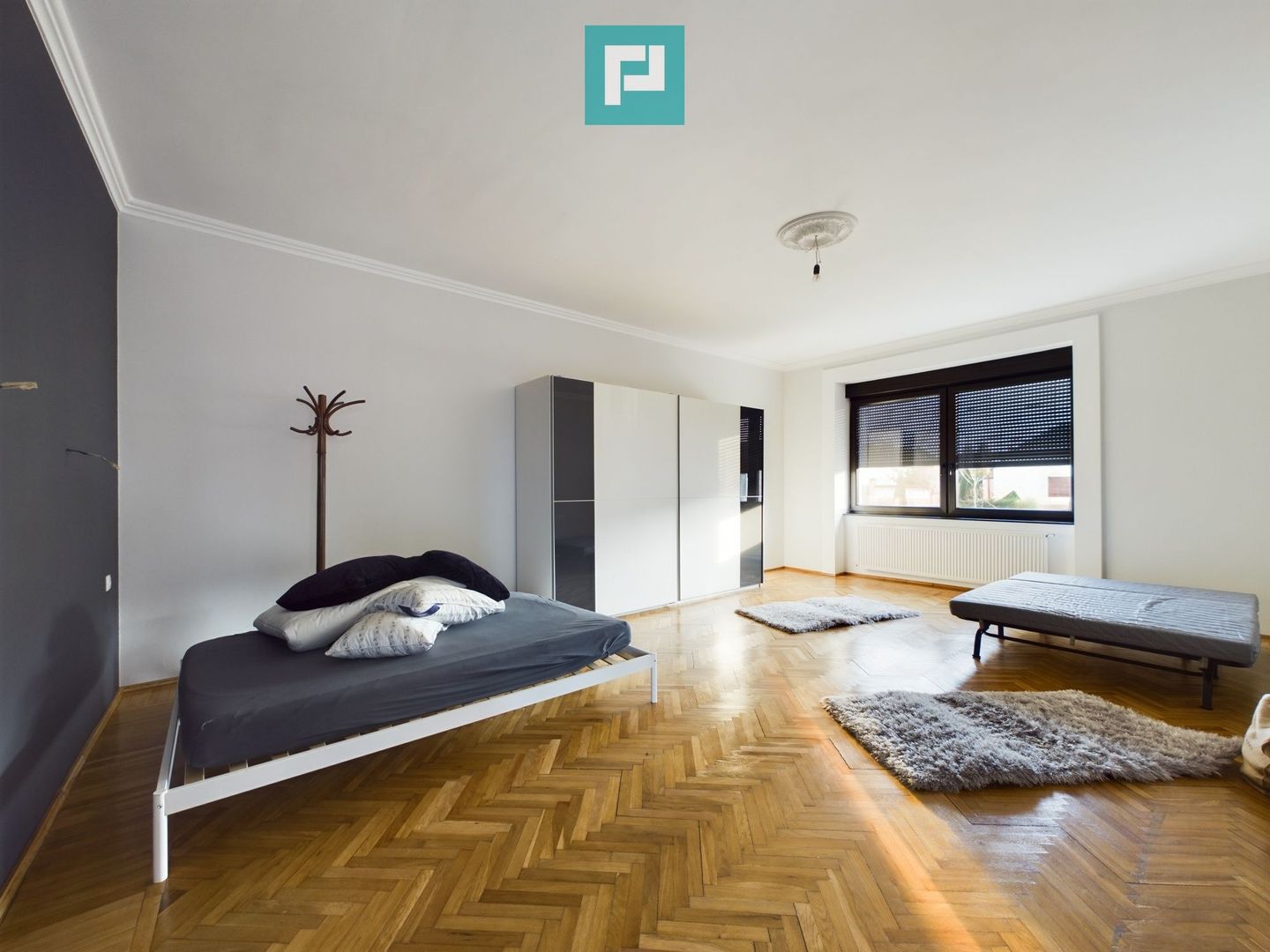 Casă generoasă în Periam județ Timiș - Poză 5