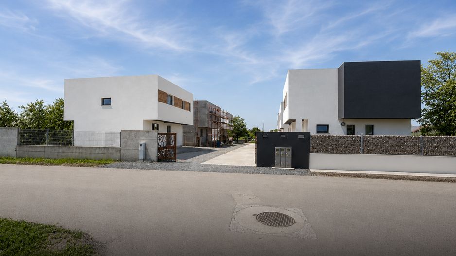 The Villas | Vile moderne în Lumina | Comision 0 - Poză 1
