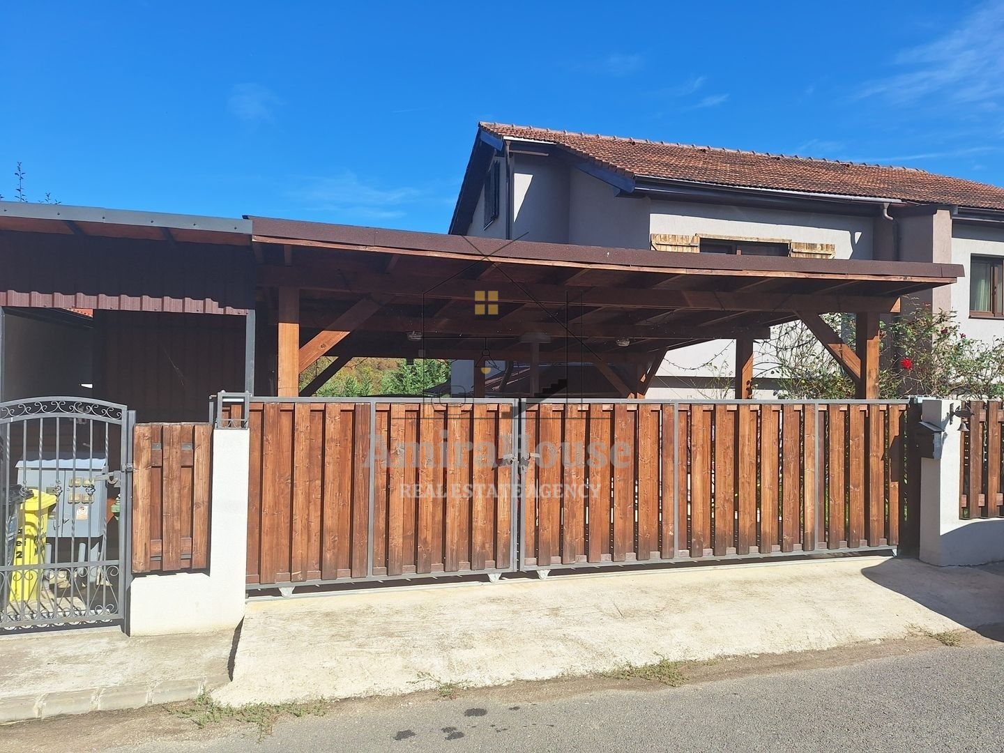 Casa tip duplex, 120 mp utili, teren 380 mp, parcare, finisata, Gilau - Poză 2