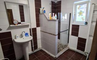 Casa spatioasa | 2 Terase | Balcon | 4 Dormitoare | Cabana | Gazon | - Poză 5