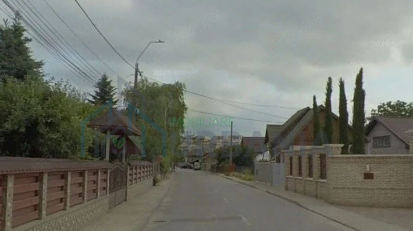 Casă cu 5 camere de vânzare sau închiriat în Pașcani, zonă centrală, cu teren și deschidere la stradă asfaltată - Poză 1