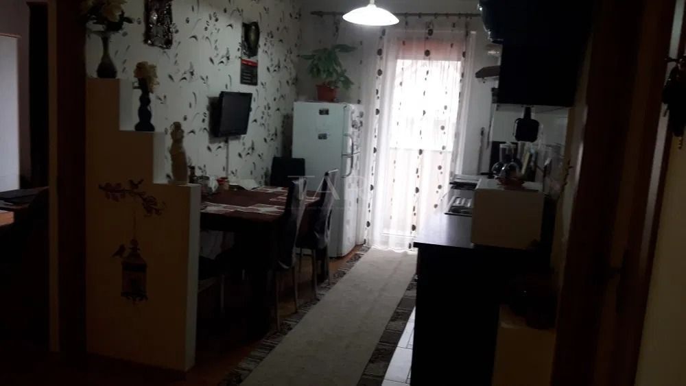 Apartament cu 2 camere, in Floresti - Poză 5