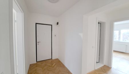 Apartament 3 camere zona Piata Cipariu! Renovat!