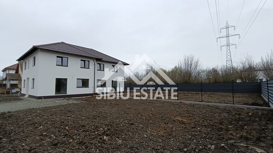 Casa tip duplex  5 camere, teren 400 mp, Selimbar acces usor - Poză 21