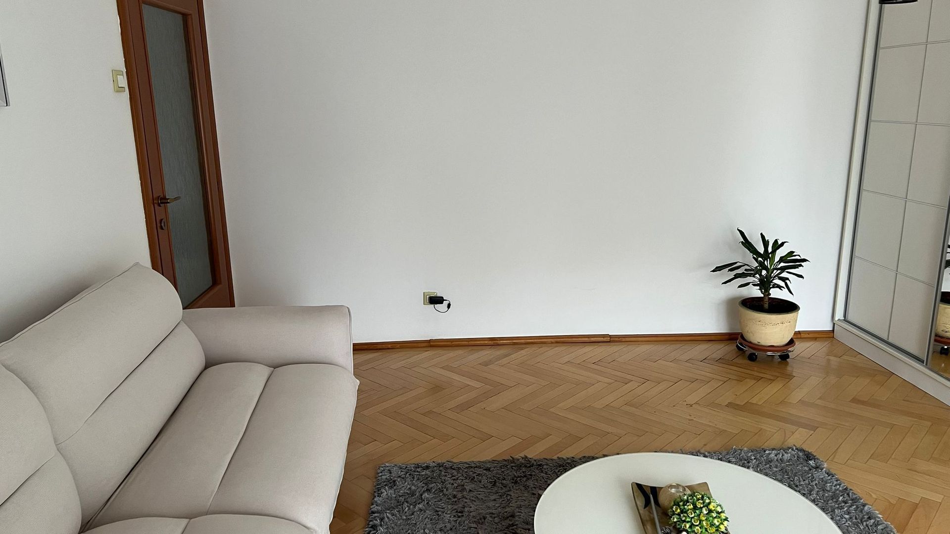 De închiriat :Apartament 2 camere, ultracentral, Unirii Fântâni - Poză 2