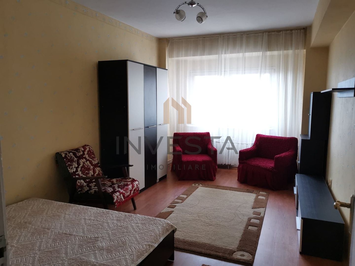 Apartament cu 2 camere decomandate pe Titulescu! - Poză 1