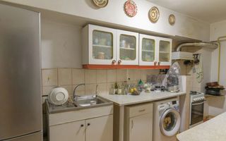 Apartament ULTRACENTRAL cu 4 camere,decomandat, langa Palas, 105 mp ! - Poză 10