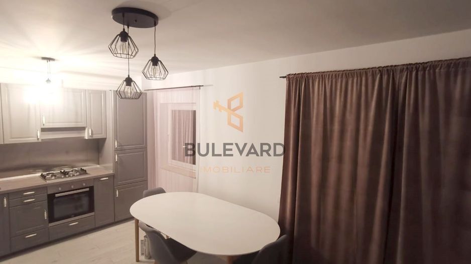 Apartament cu 3 camere decomandate in zona centrala! - Poză 1