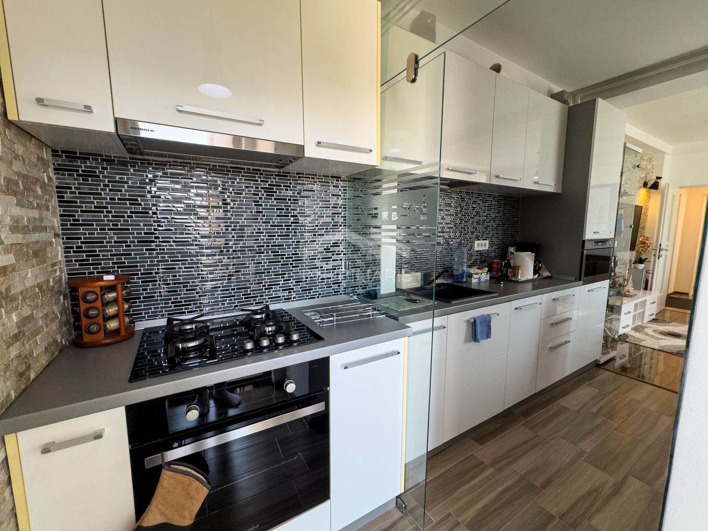 Apartament modern - 2 camere la cheie - zona Lidl Mamaia Nord - Poză 3