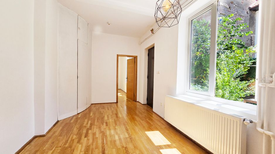 Casă consolidată la preț de apartament - Poză 18