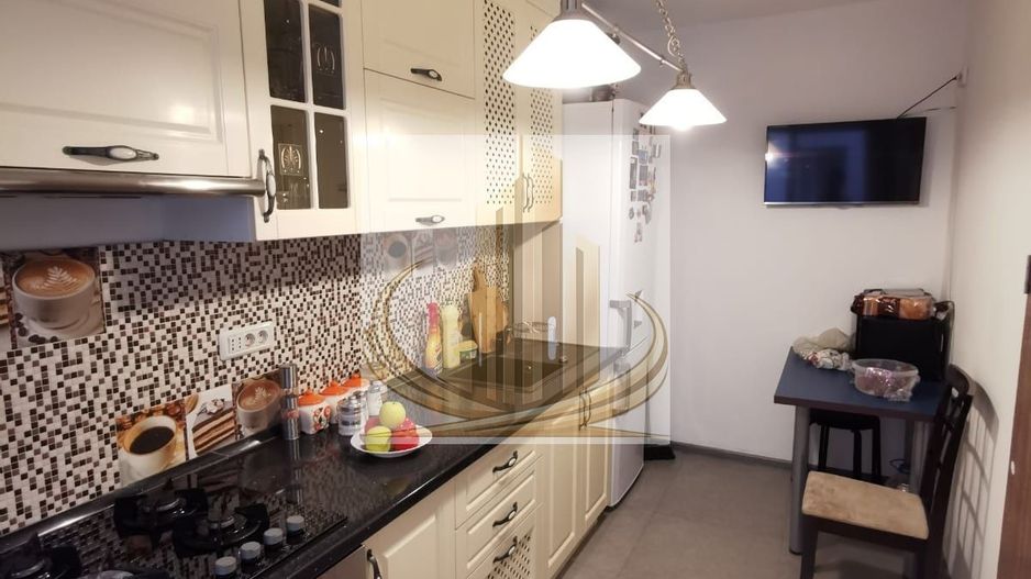 Vând apartament cu trei camere confort 1 - Poză 6