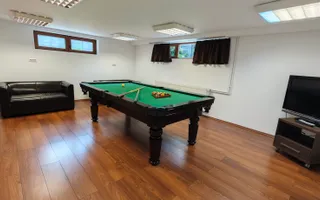 Casa spatioasa. Pretabil si pt. clinica, invatamant, camin varstnici. - Poză 16