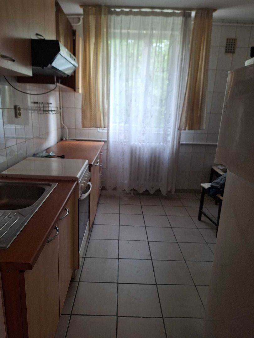 Închiriere Apartament cu 3 camere Titan, langa metrou 1 Decembrie, renovat - Poză 5