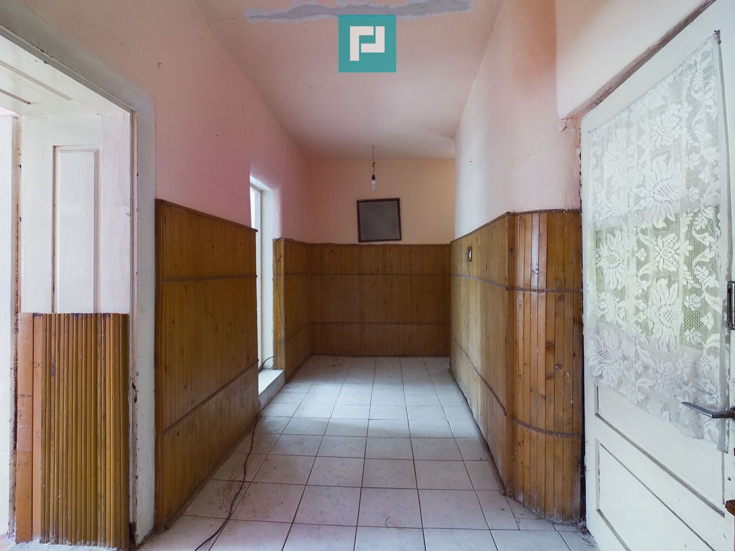 Casă cu 3 camere de vânzare în Bujac - Poză 3