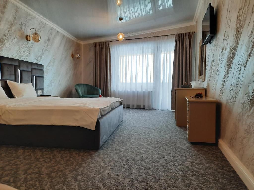 Domeniu turistic, zona pitoreasca, priveliste, aer curat, Fundata, Brasov - Poză 17