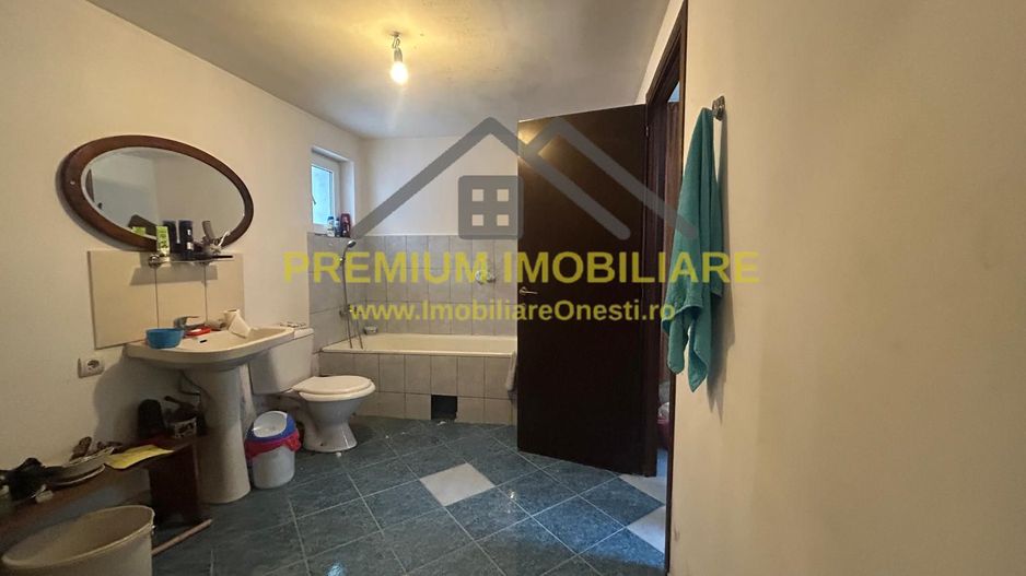 Casă batraneasca+ teren 999 mp intravilan în Oituz - Poză 16