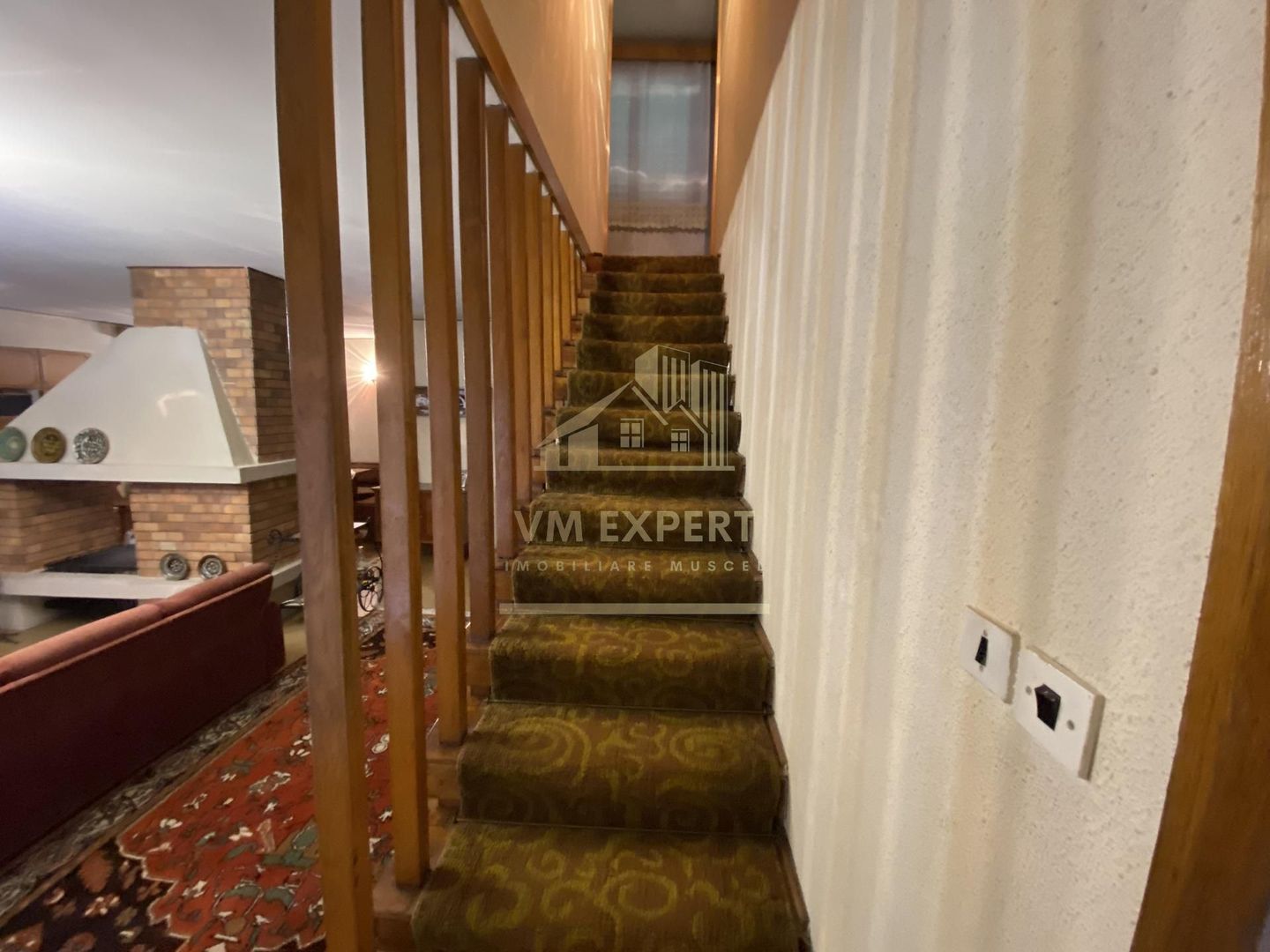 VILA 5 CAMERE, TEREN 1500 MP, CENTRAL CAMPULUNG - Poză 5