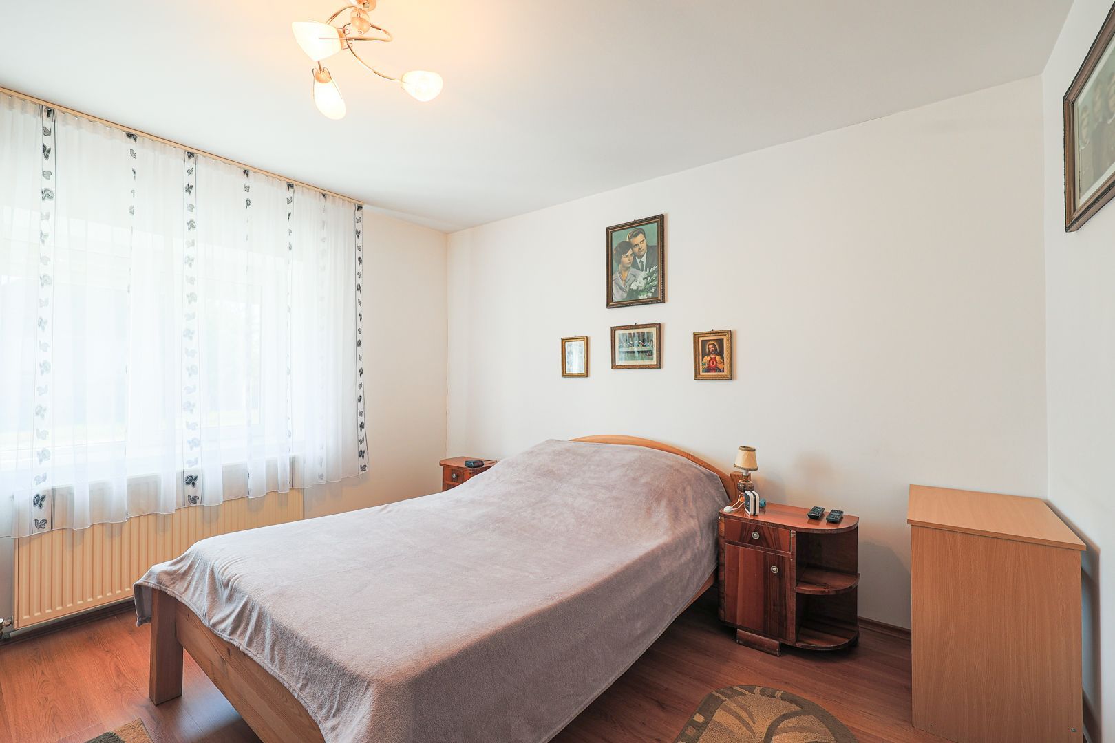 Preț redus! Casă în localitatea Turnu - Poză 3