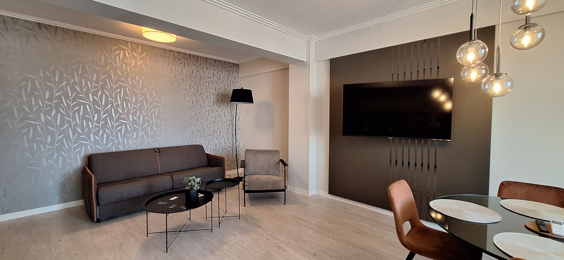 Apartament mobilat si utilat cu 1 loc de parcare - Poză 3