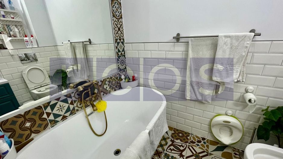 VANZARE APARTAMENT 3 CAMERE 74MP RENOVAT TRAPEZULUI PARCARE INCLUS - Poză 14