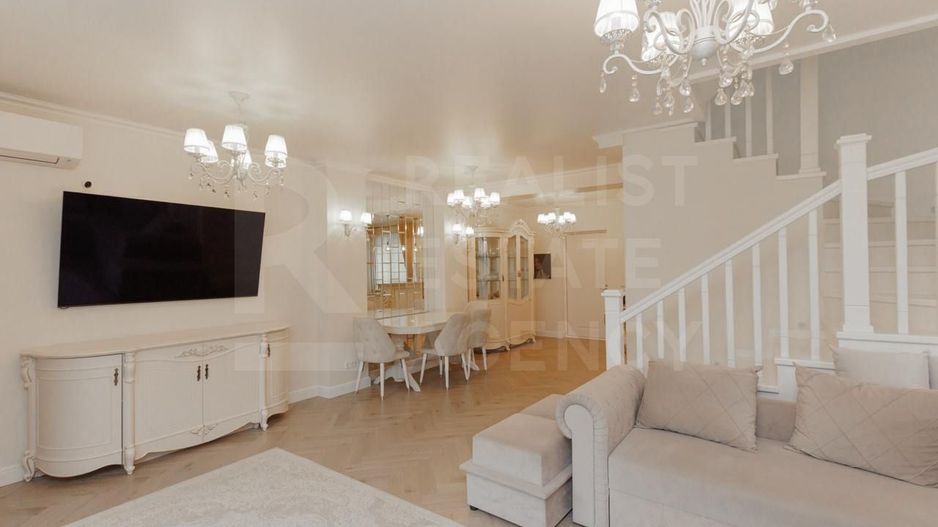 Chirie, casă, 4 camere, strada Melestiu, Centru - Poză 4