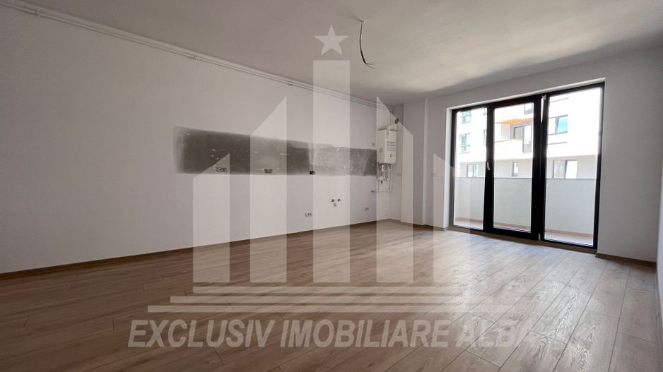 Apartament 2 camere bloc nou zona buna si linistita - Poză 1