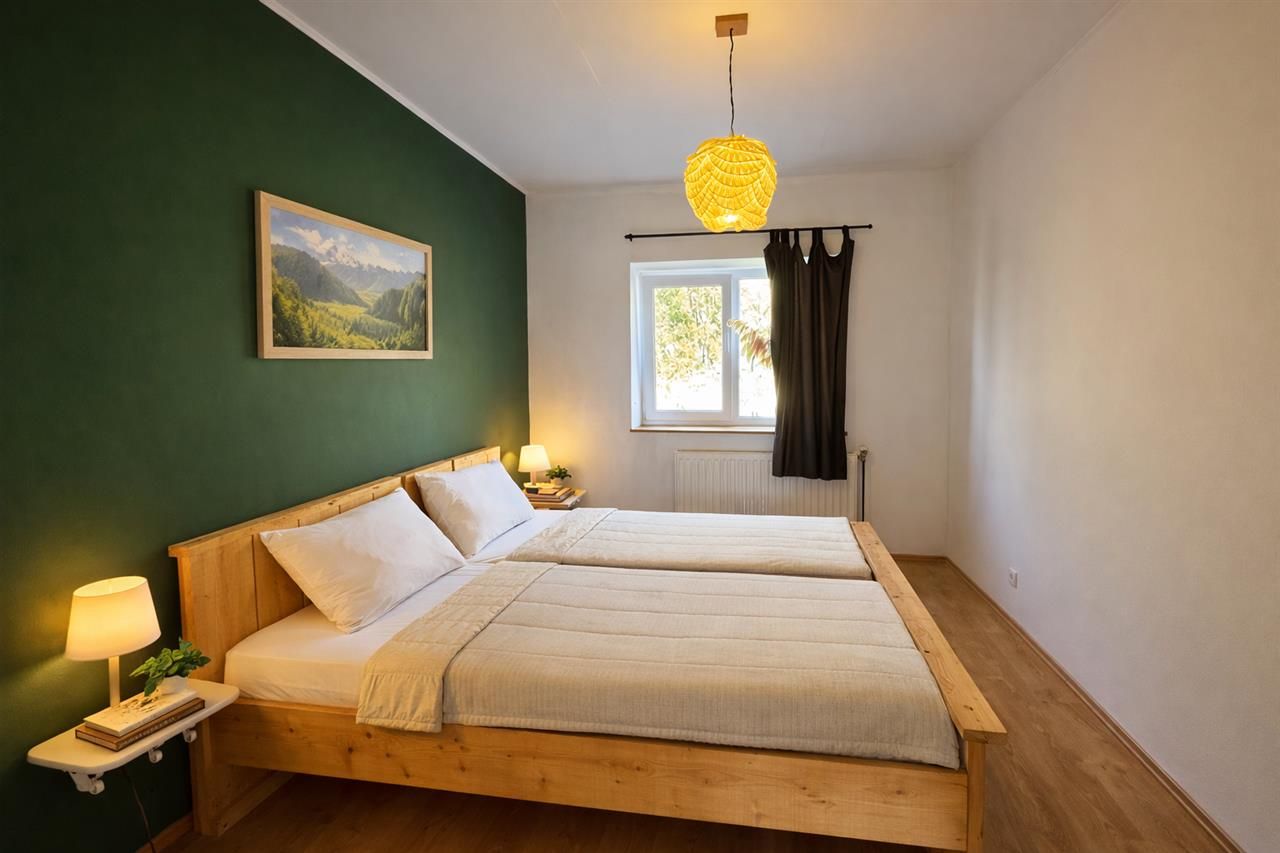 Transilvania Camping, domeniu de 14.400mp,Sanmarghita de Mures:2cladiri, apartam - Poză 2