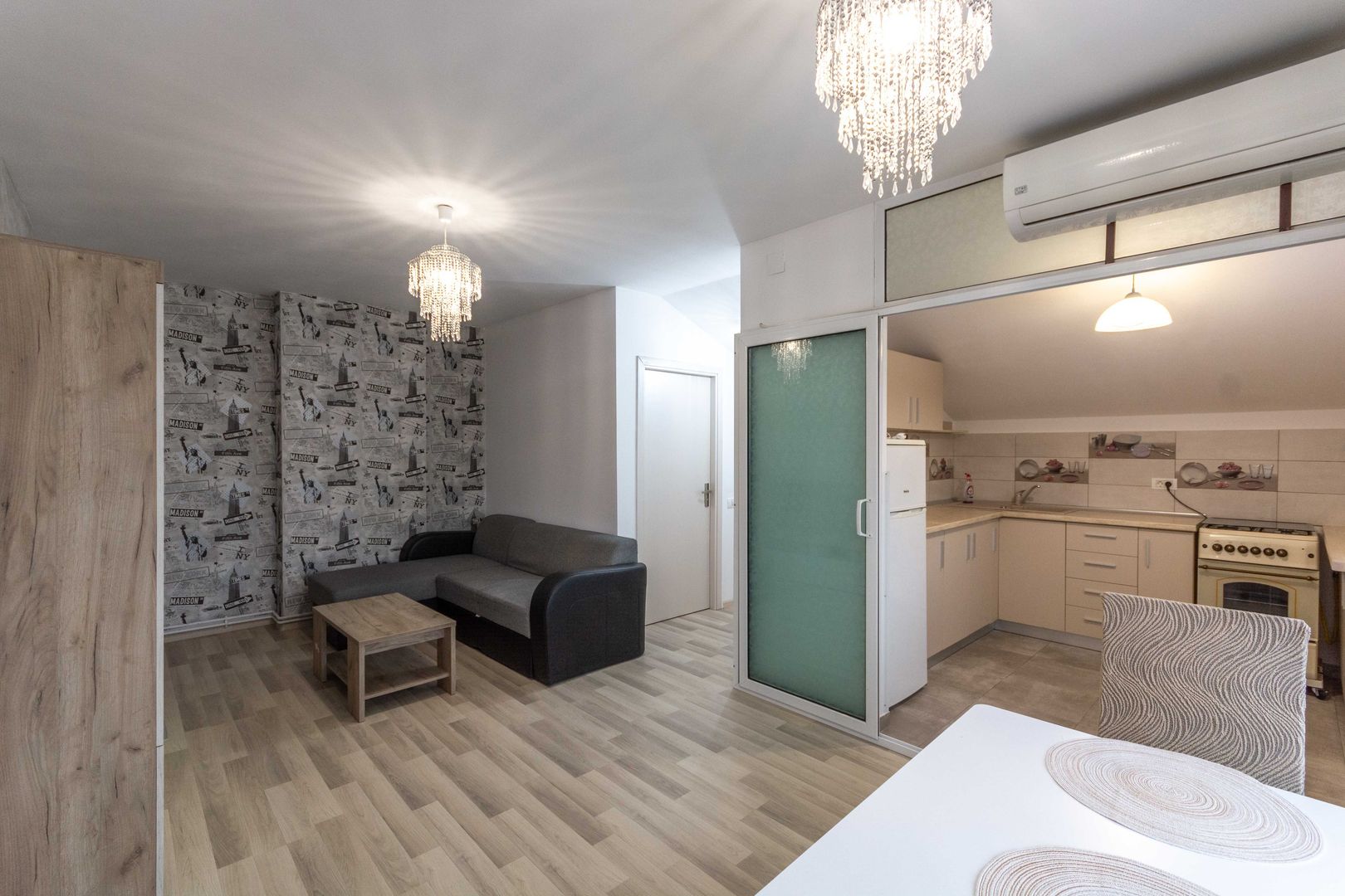 Bucurestii Noi - Chitila Ap 3  camere la curte, terasa, comision 0% - Poză 3