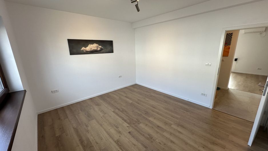 Casa deosebita intr-un cartier privat cu bariera - Poză 30