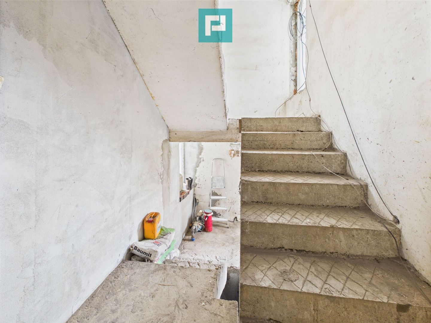 Vilă cu 8 camere în Săcălaz, zonă Centrală - Poză 16