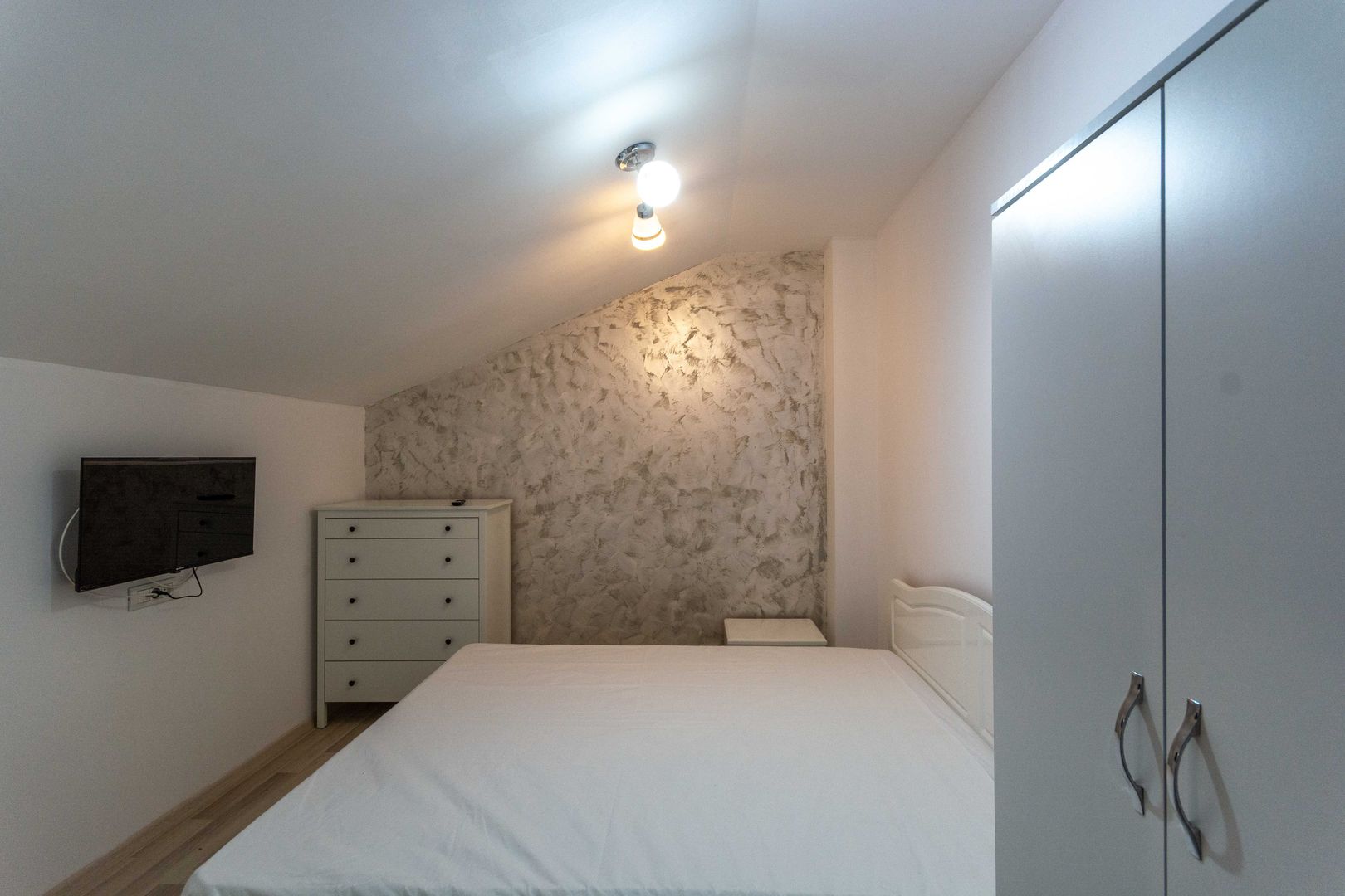 Bucurestii Noi - Chitila Ap 3  camere la curte, terasa, comision 0% - Poză 8