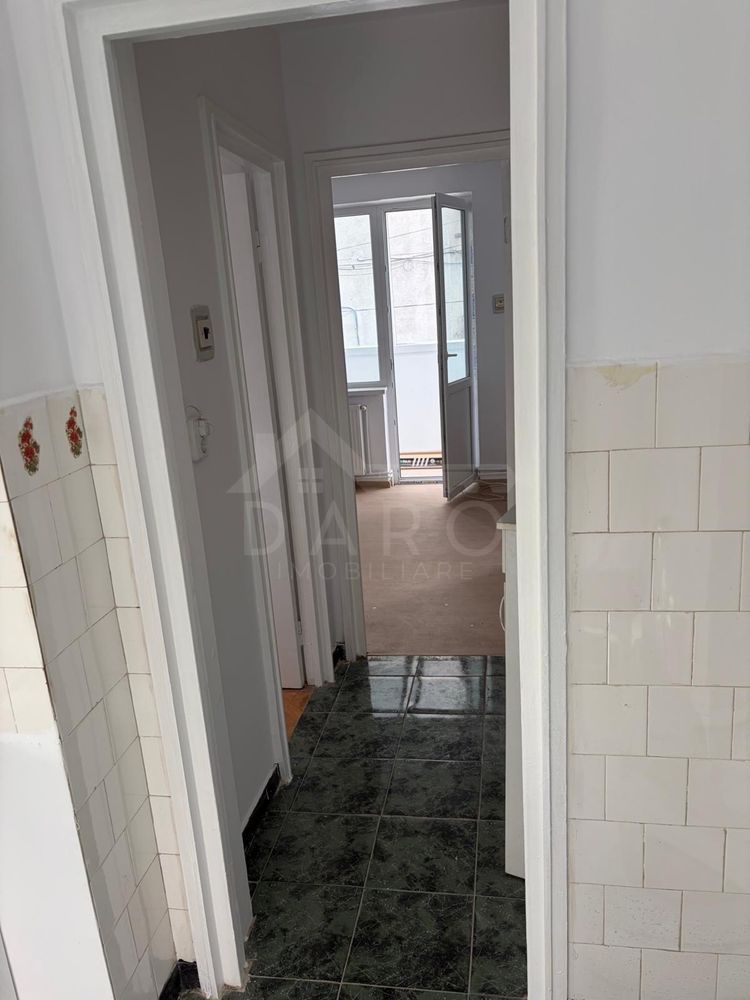 Vindem apartament 2 camere ultracentral - Poză 5