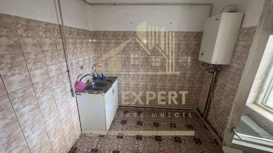 APARTAMENT 3 CAMERE ETAJ 2 GRUI  CAMPULUNG - Poză 6