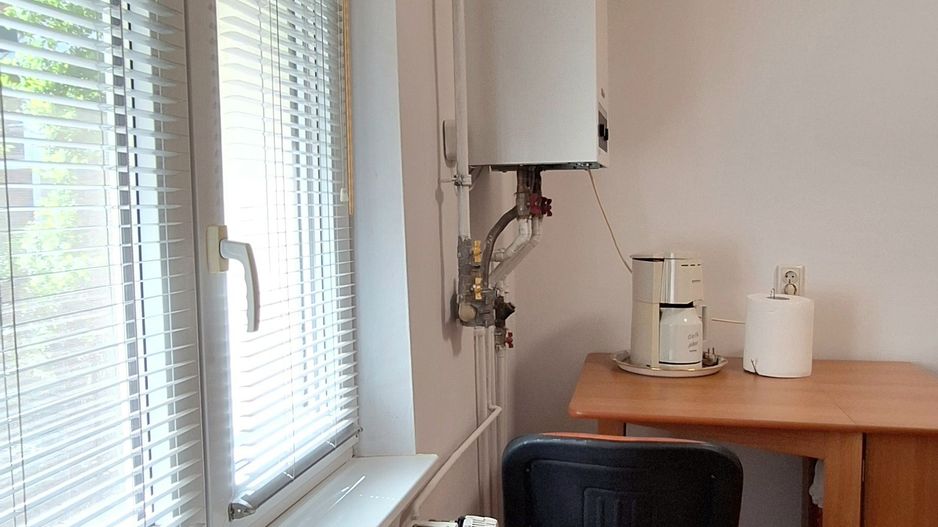 Apartament renovat cu 3 camere - zona Andrei Saguna - Poză 11