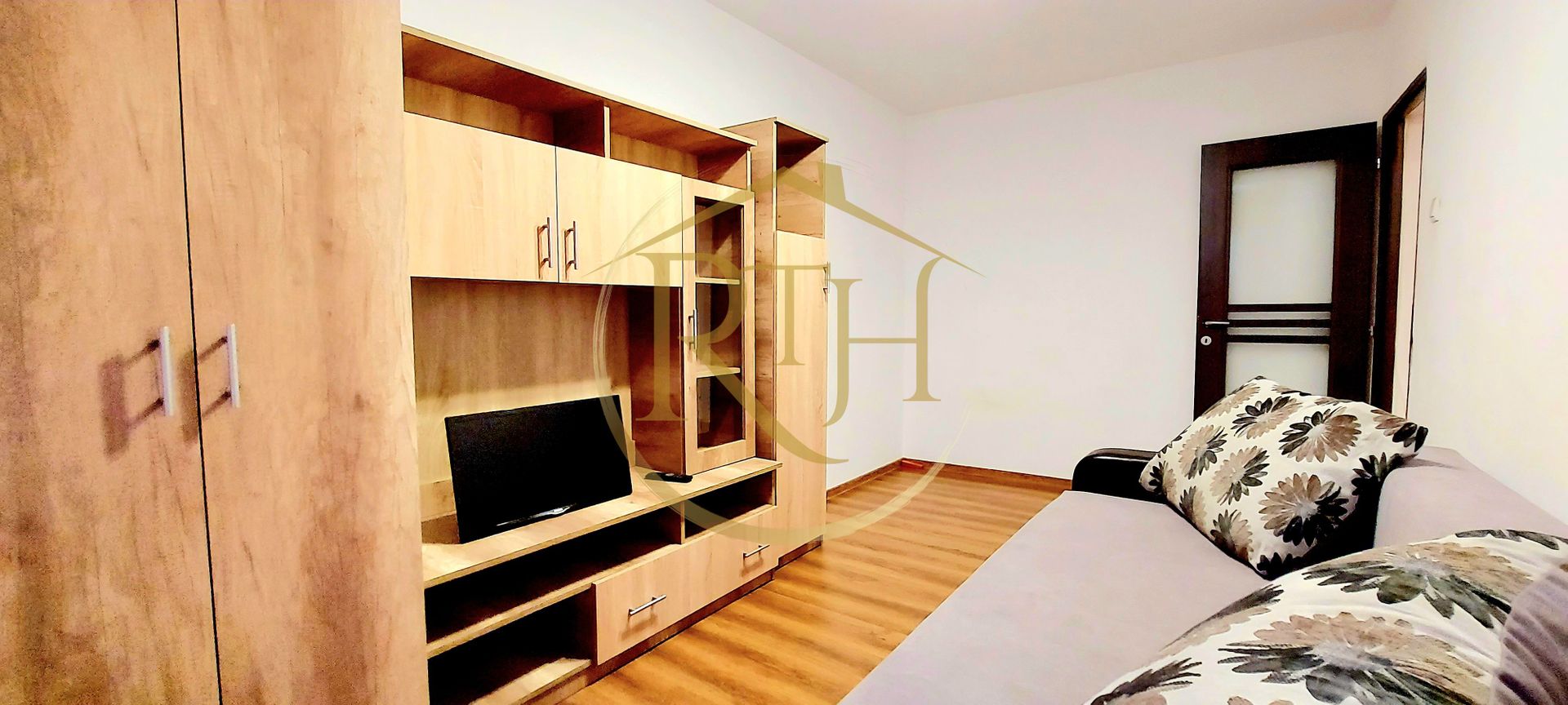 Oferim spre inchiriere, apartament cu 2 camere decomandat, Complex - Poză 1