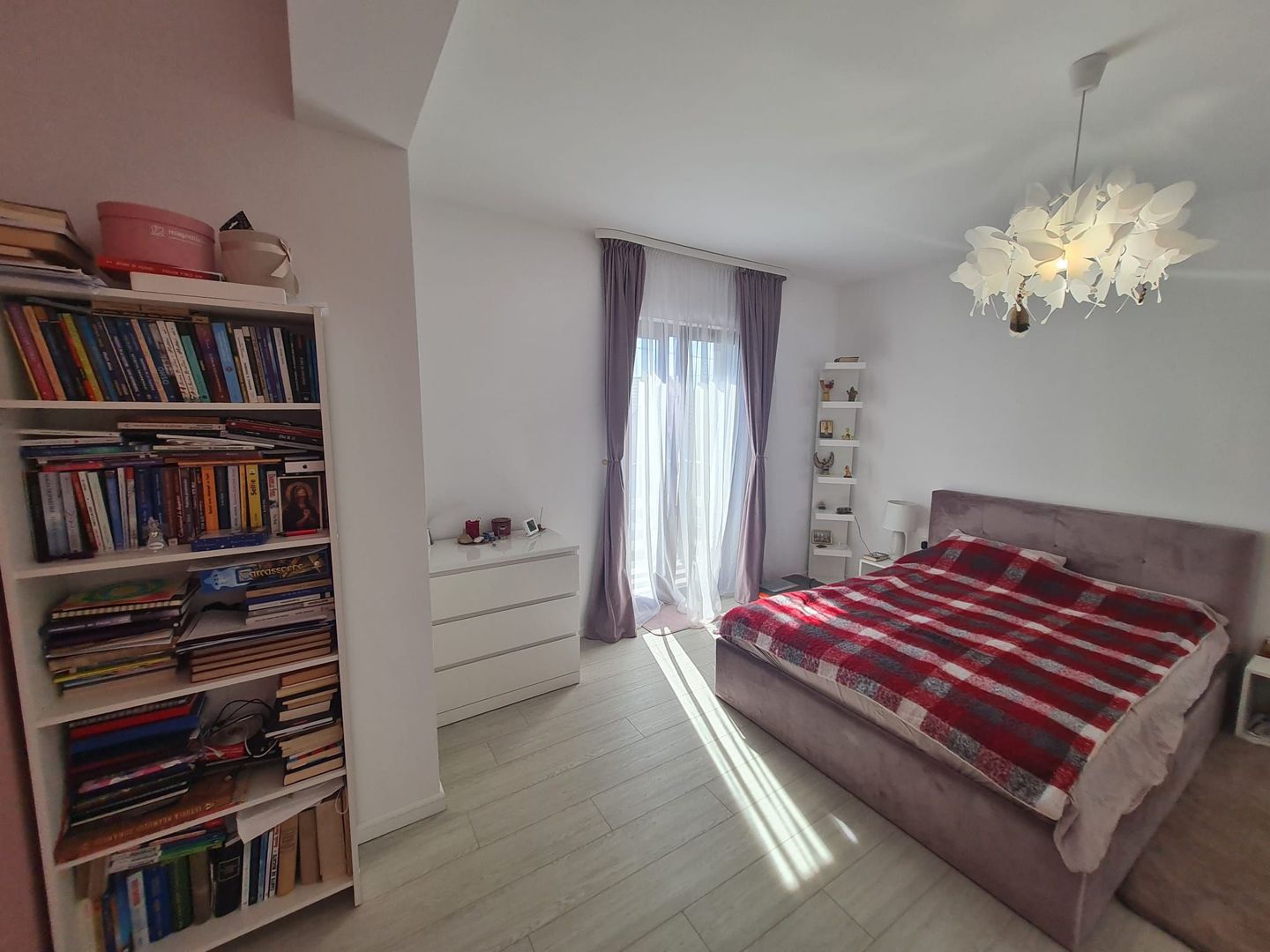 Duplex minimalist cu piscina - Poză 8