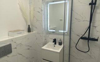 Apartament 1 cameră renovat, complet, mobilat și utilat, de inchiriat. - Poză 5