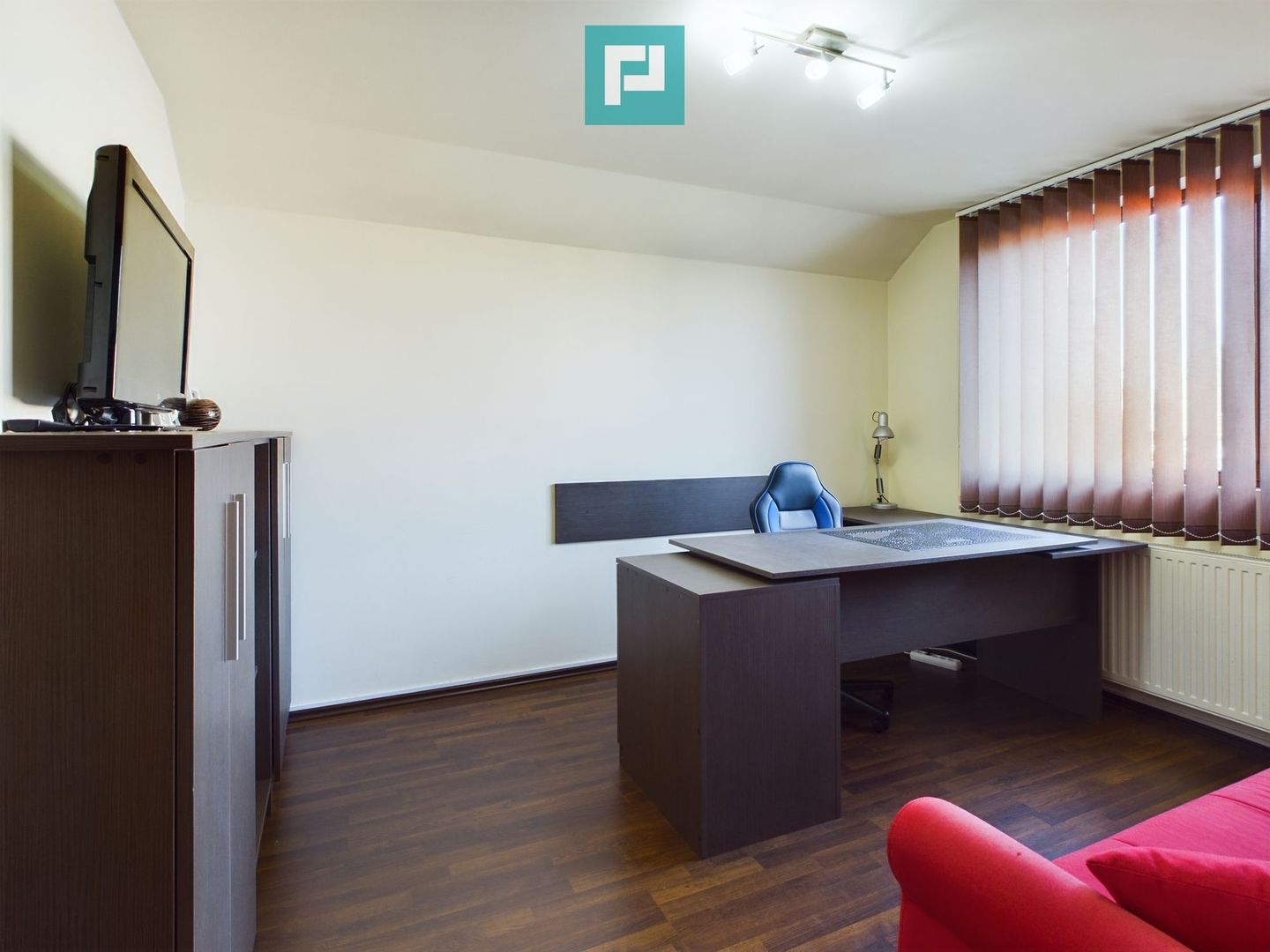 Vilă cu 5 camere de vânzare în zona Aradul Nou - Poză 25